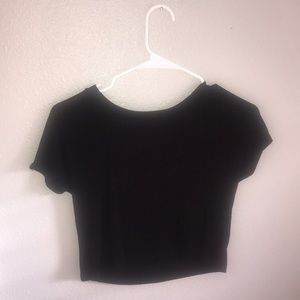 Cropped black t-shirt